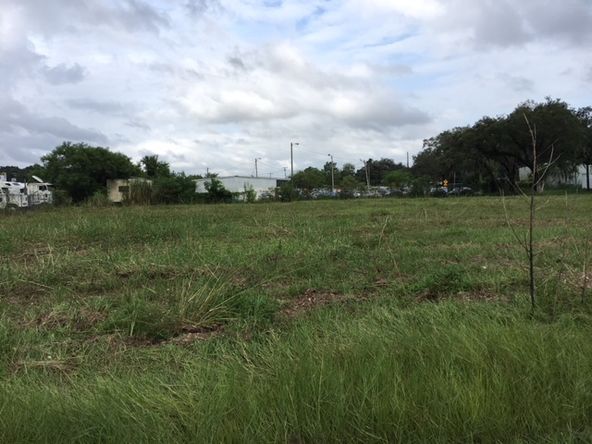 Columbus Broadway Industrial Landing: 6222 East Columbus Drive, Tampa, FL 33619